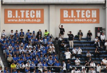 ZOZOマリンスタジアムへの看板掲載や「千葉マリンスタジアム基金」への寄付も行っております。