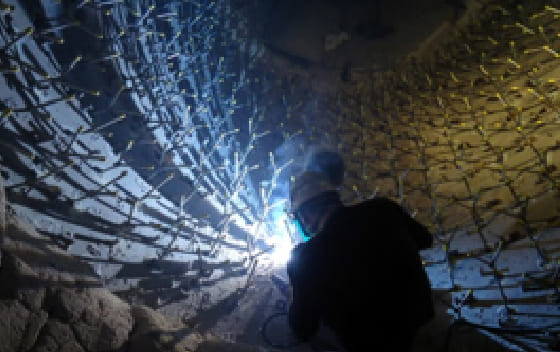 施工写真：キルン内金物溶接